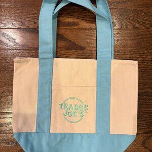 NWT TRADER JOE'S BLUE + WHITE MINI PASTEL-COLORED TOTE BAG - RARE/HARD-TO-FIND